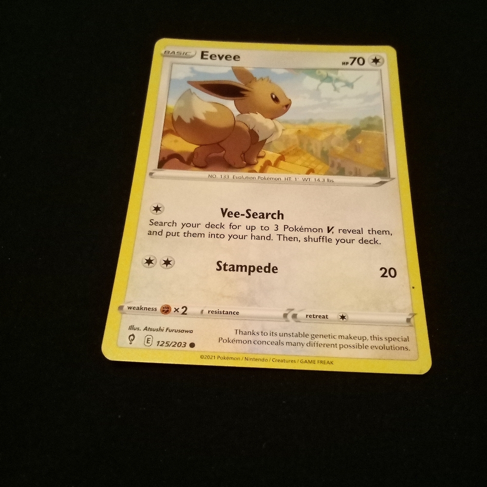 Pokemon Eevee 125/203 Evolving Skies Common Non Holo